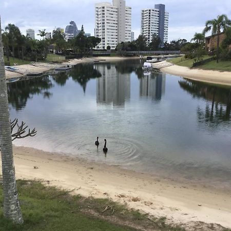Hotel Plumosa On The Water Gold Coast Exterior foto