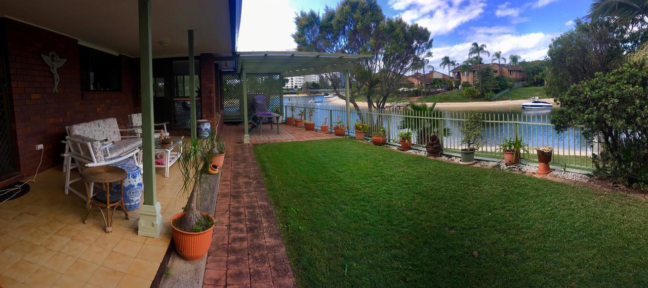 Hotel Plumosa On The Water Gold Coast Exterior foto